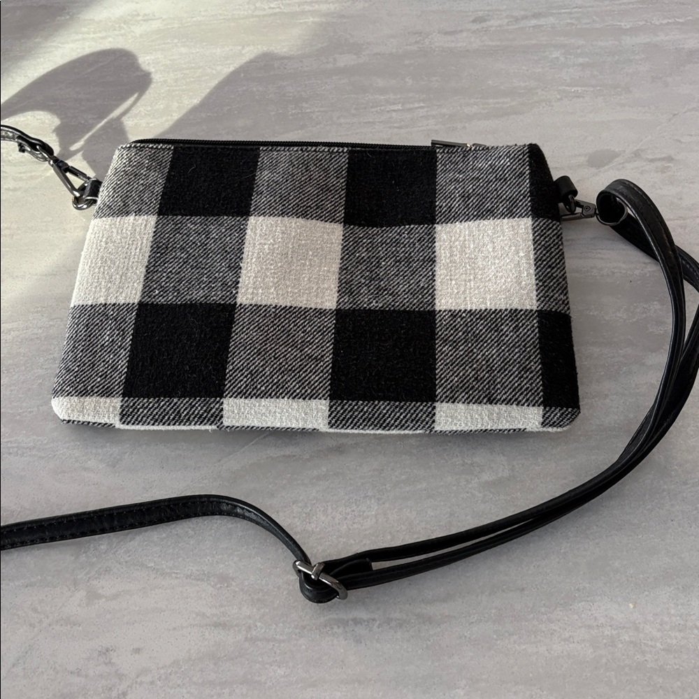 Crossbody - Picture 2 of 6